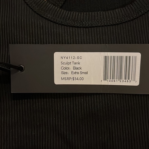 NWT: Noli sculpt tank w built-in bra - Picture 4 of 6